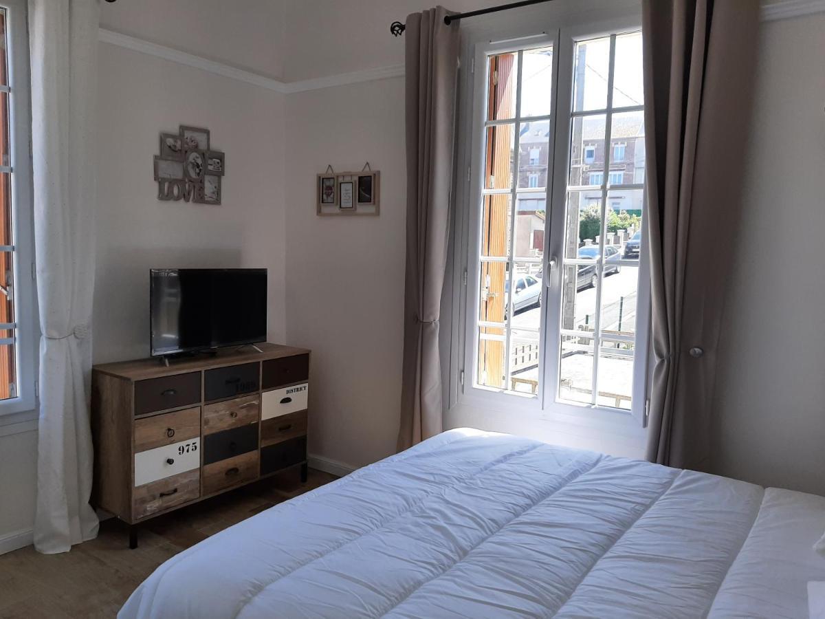 Au Gre Des Marees, Appartement Face A La Mer, Classe 3 Etoiles Ault Exterior foto